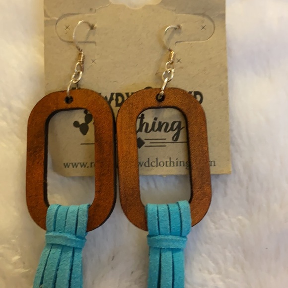 Boutique ,aqua suede drop earring with wooden, rectangular ear pieces.NEW!!!! - Picture 2 of 4